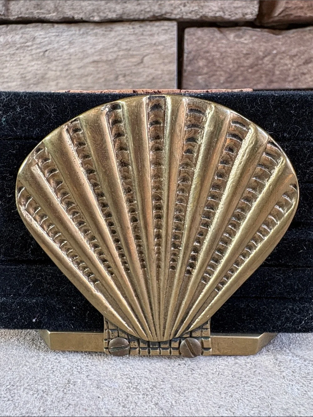 Vintage brass shell coaster holder with coasters